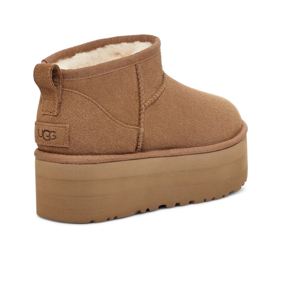 UGG - Picture 3 of 10